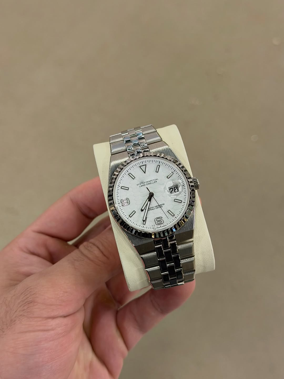 Adventure Pearl White Dial Scale