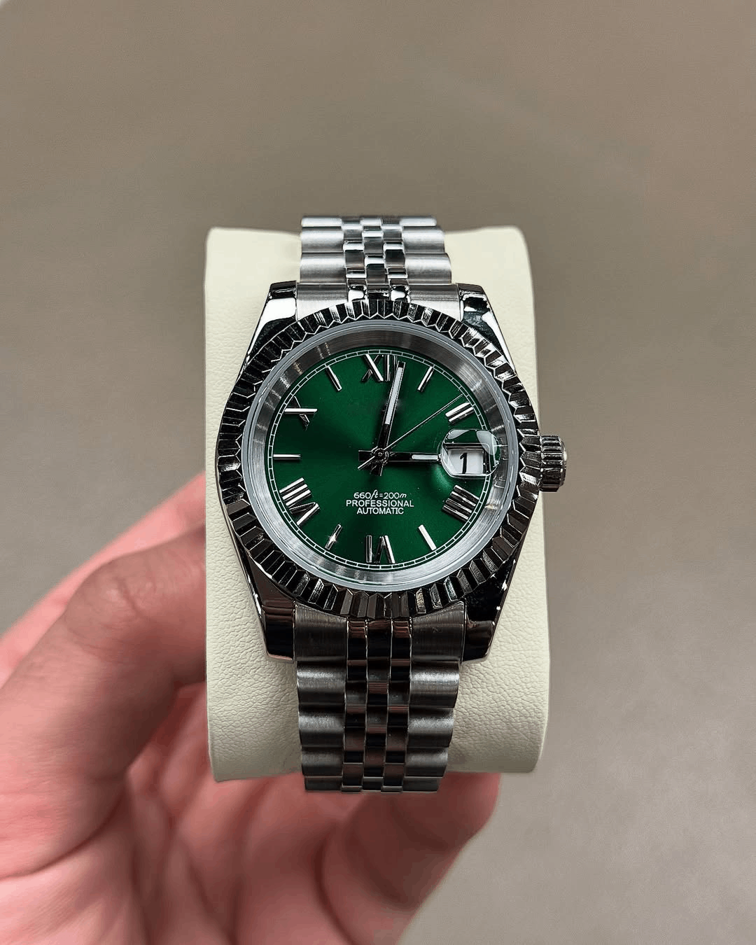 Classic Date Hulk Green Roman Dial