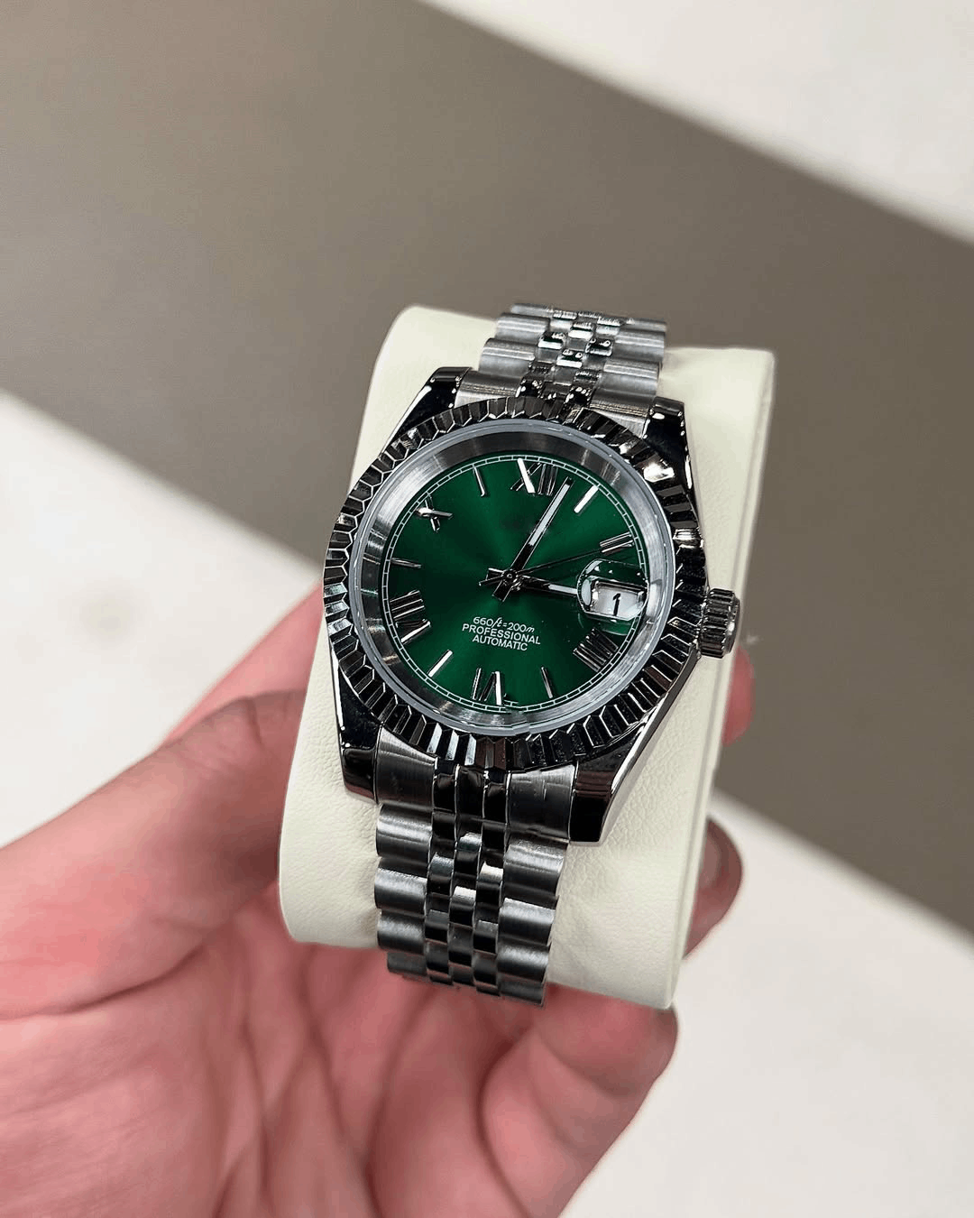 Classic Date Hulk Green Roman Dial