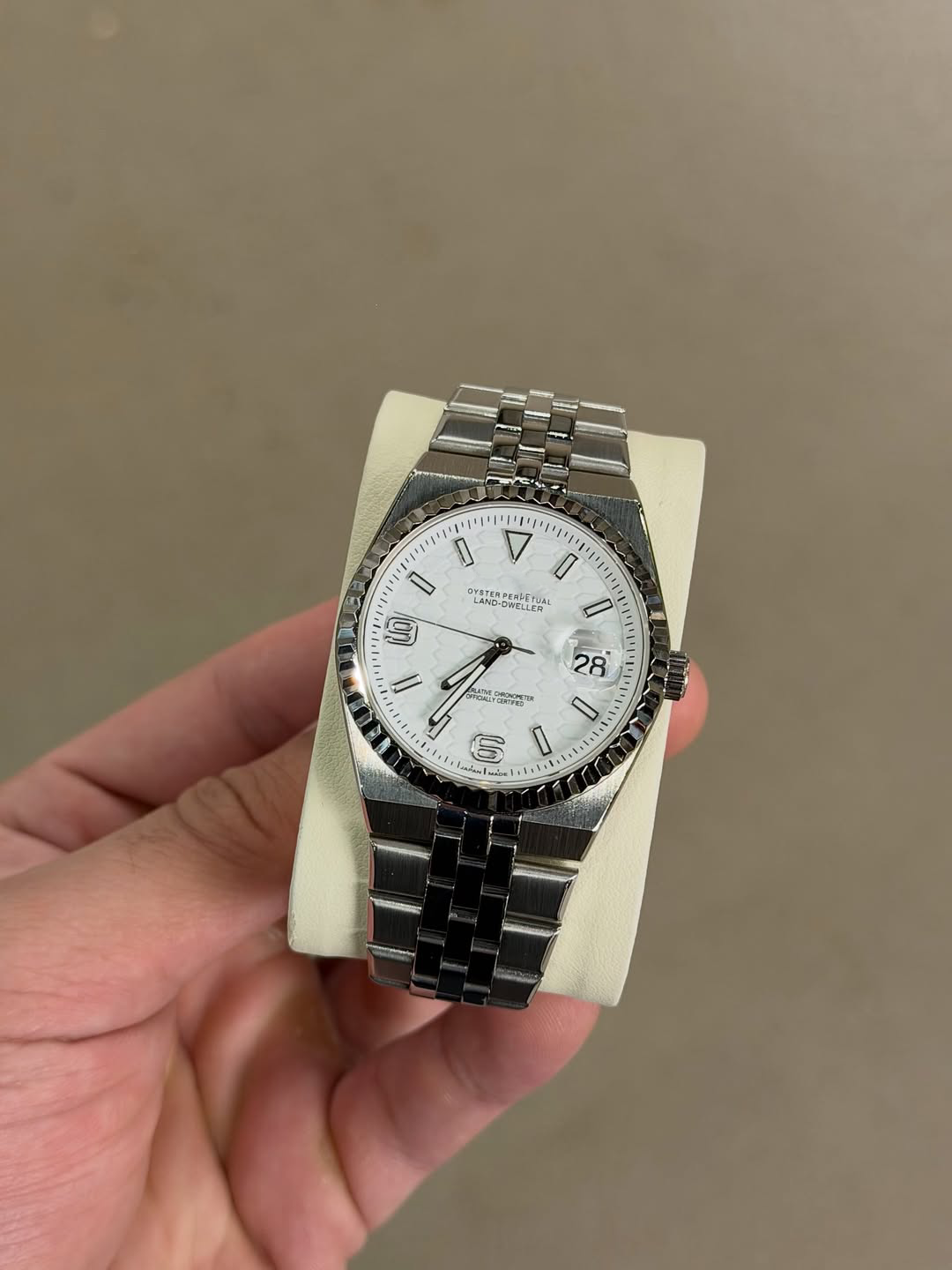 Adventure Pearl White Dial Scale