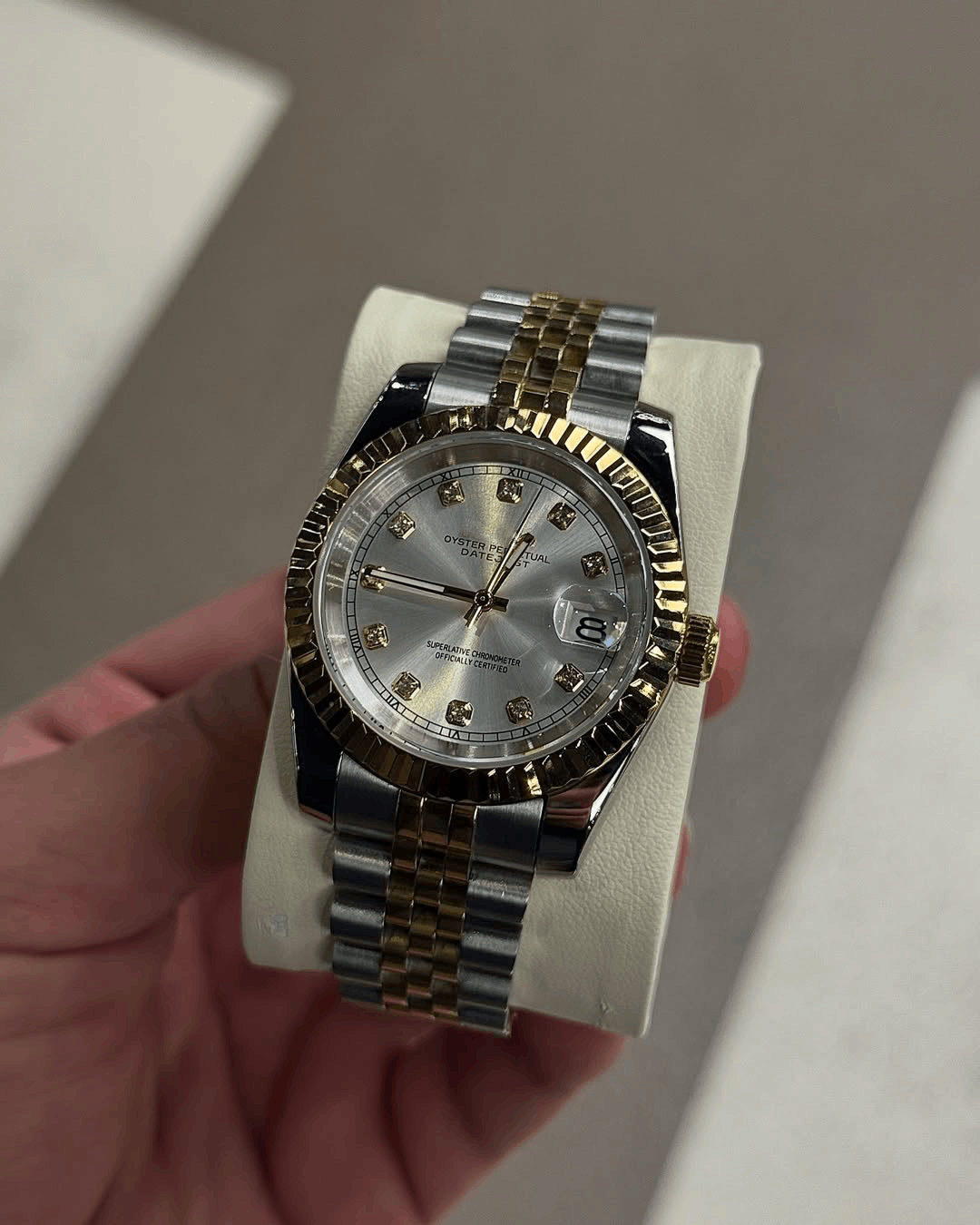Classic Date Golden Luxe Diamond Dial