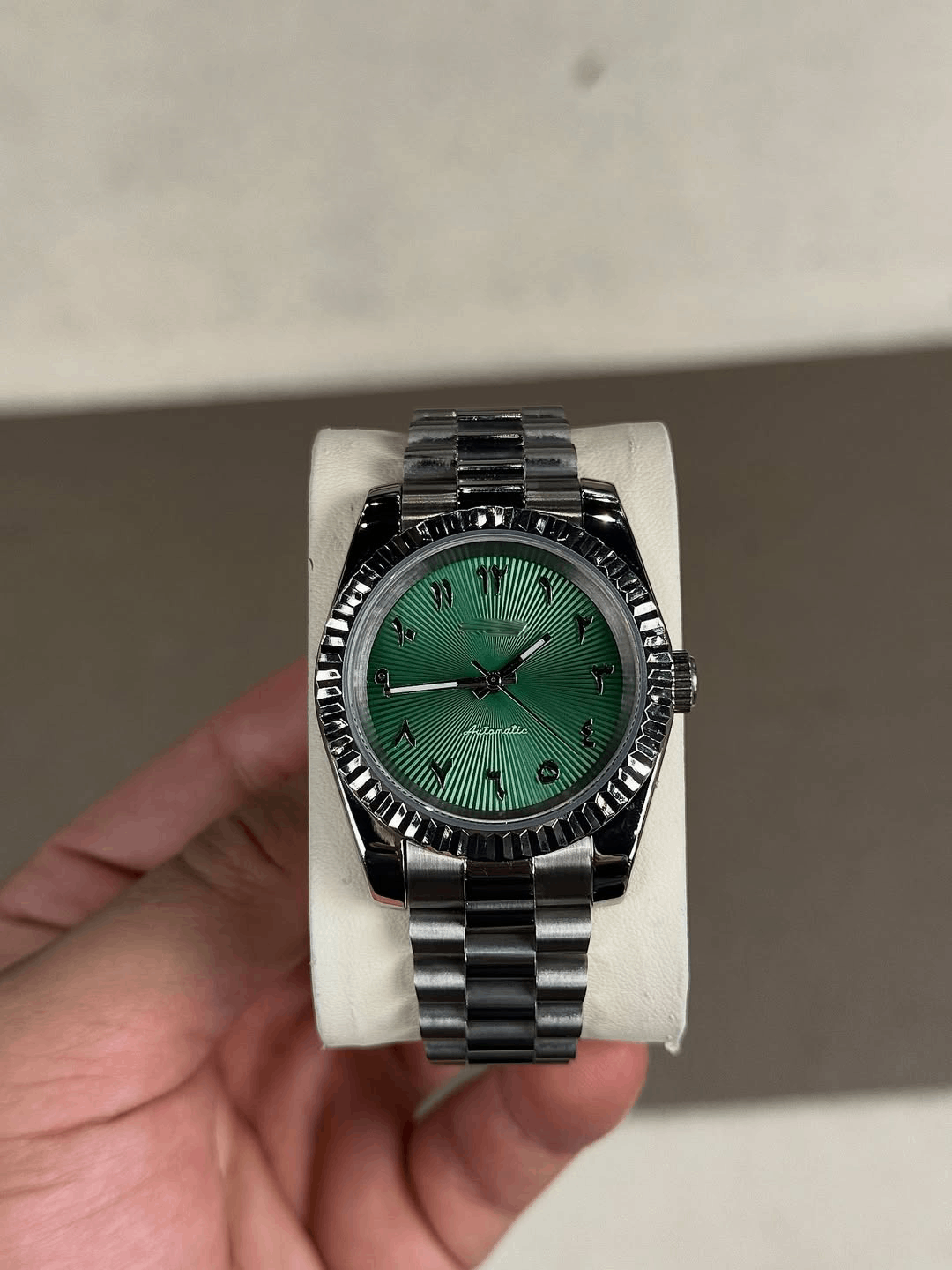 Classic Date Forest Green Arabic